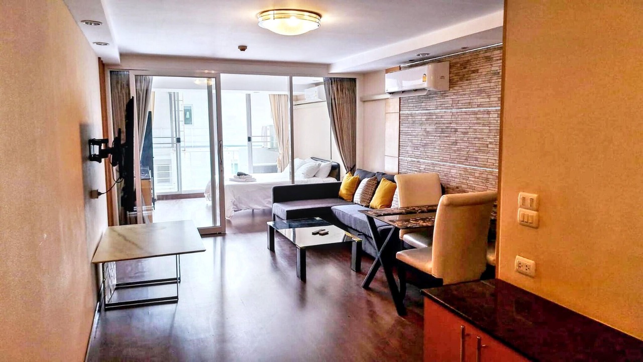 Photo of Bedroom in Khlong Toei Nuea