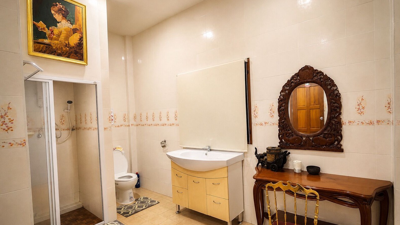 Photo of Bathroom in U Thong