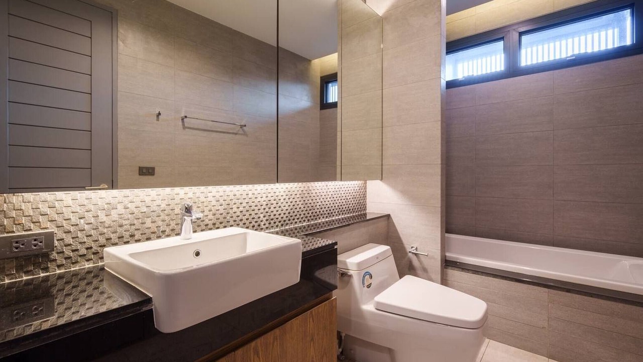 Photo of Bathroom in Khlong Tan Nuea