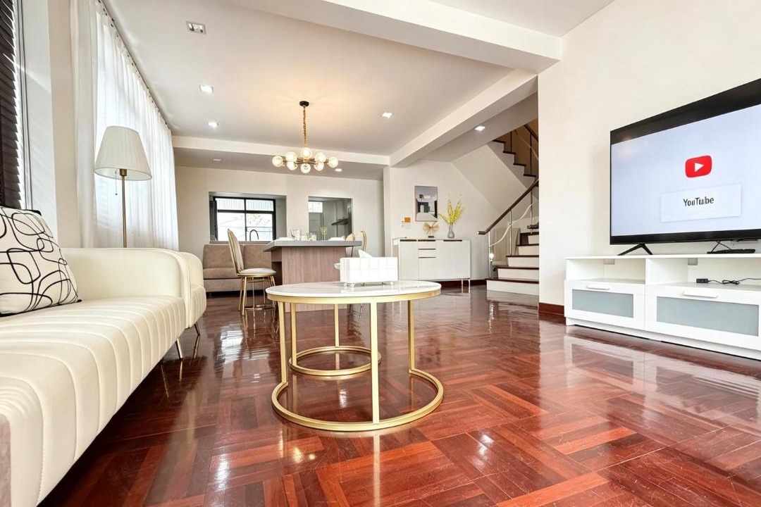 Photo of Livingroom in Khlong Tan