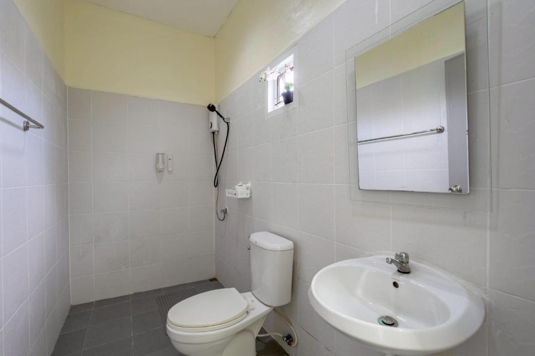 Photo of Bathroom in Pong