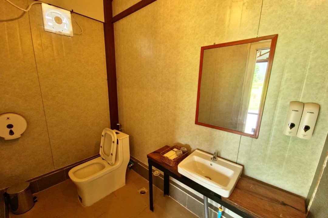 Photo of Bathroom in Tbaeng Meanchey