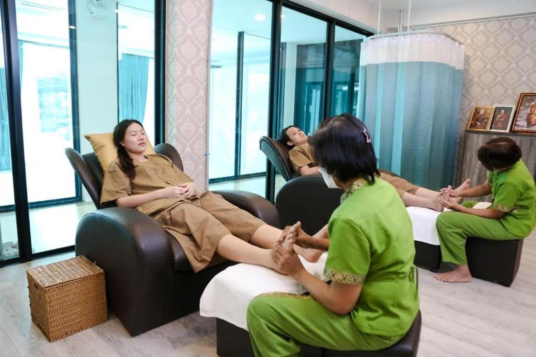 Photo of Others in Khanna Yao