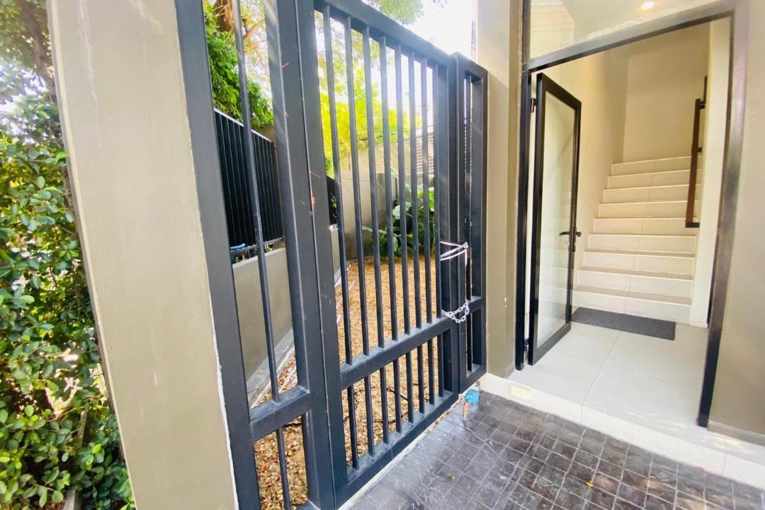 Photo of Patio Balcony in Rat Burana