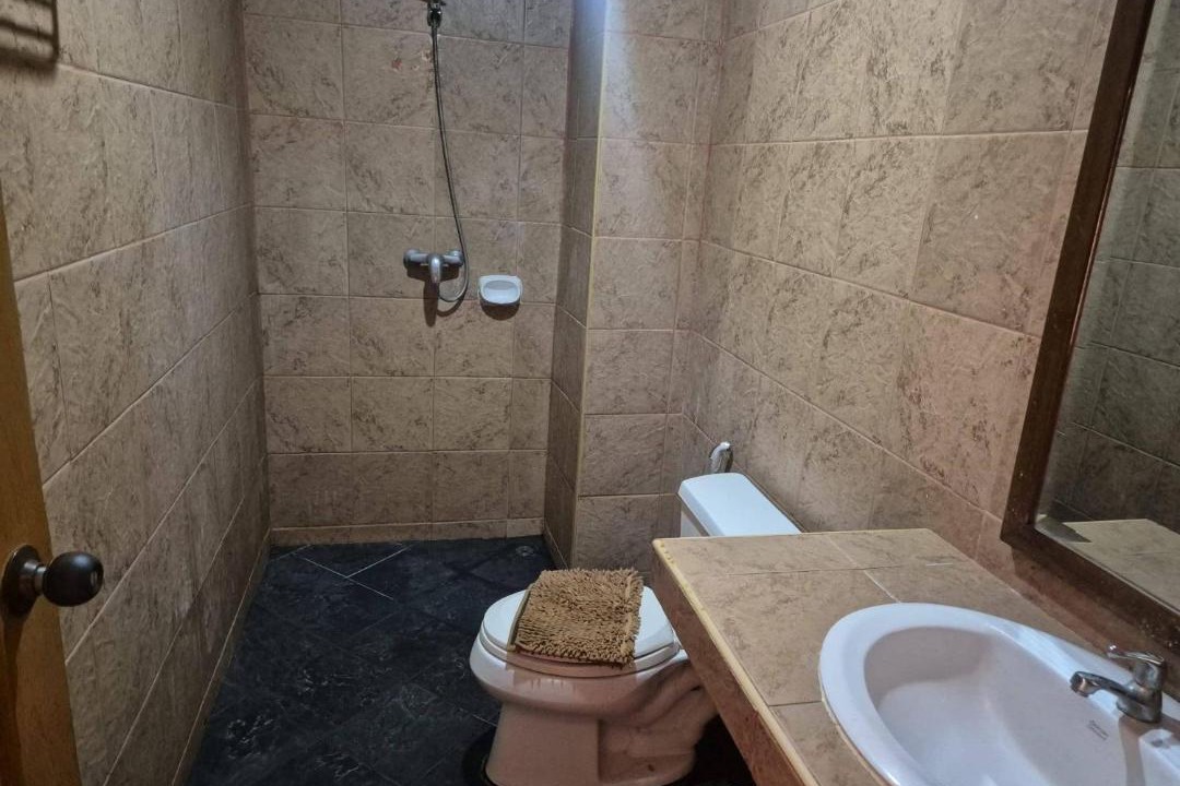 Photo of Bathroom in Nanai Road