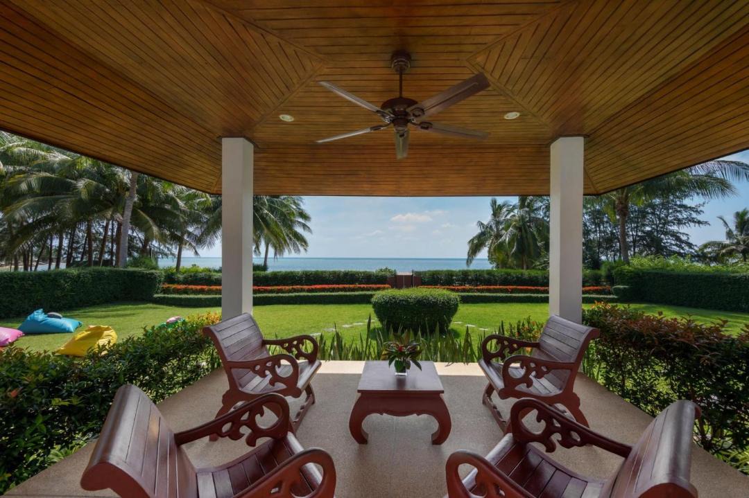 Photo of Patio Balcony in Laem Set
