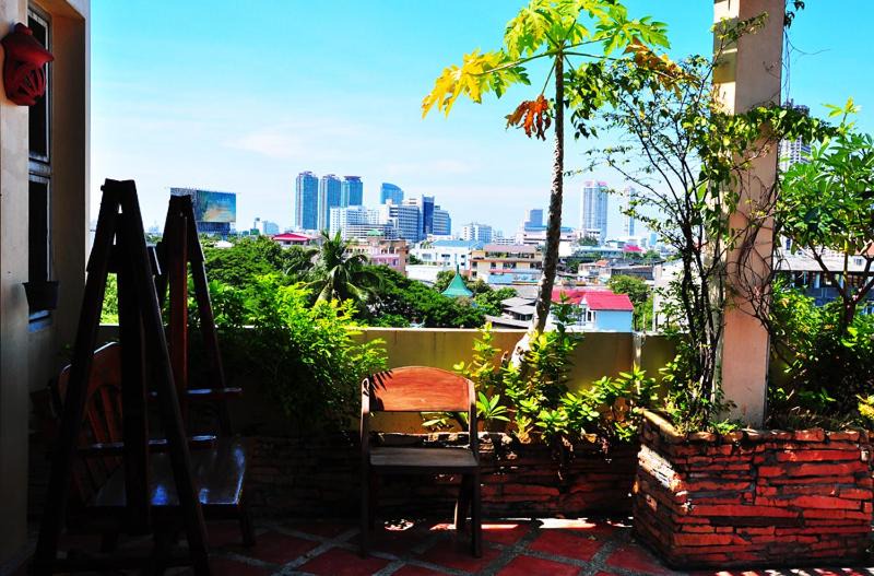 Photo of Patio Balcony in Yan Nawa