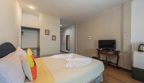 Basic Triple Room, 1 King Bed with Sofa bed, Non Smoking