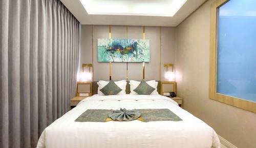 Deluxe Double or Twin Room