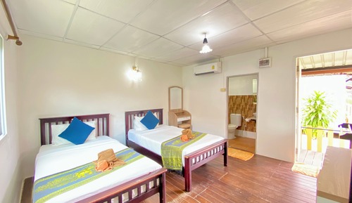 Deluxe Room, Patio