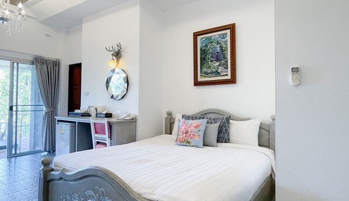 Honeymoon Room