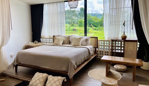 Family Farmer (Connecting Rooms)