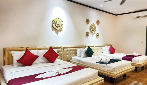 Family Room, Multiple Beds