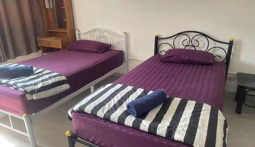 Studio Twin bed