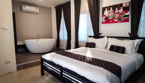 Deluxe Studio Suite