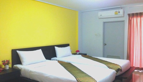 Standard Twin Room