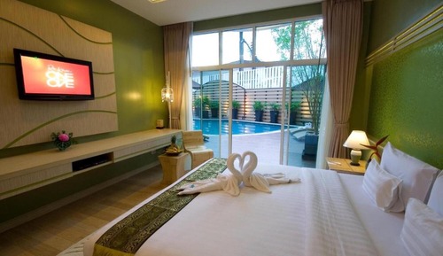 Deluxe Double Room, Pool Access