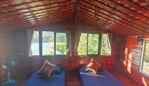 Deluxe Family Bungalow with Seaview Number 30