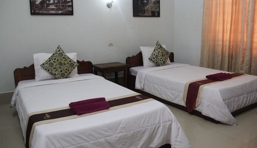 Twin Room (with A/C - Free one way airport pick up)