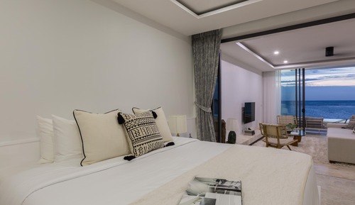 2 Bedroom Sea View Pool Suite