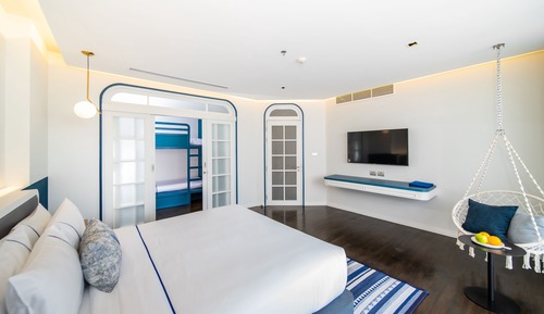 Family Room, City View