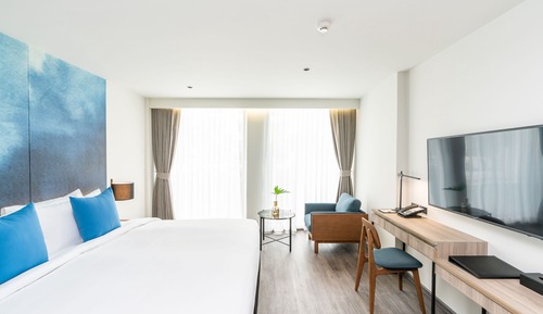 Deluxe Room, 1 Double Bed, Non Smoking, City View (Shower Only)