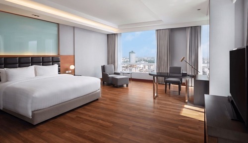 Grand Deluxe King Room
