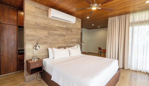 Casa Serena- Signature