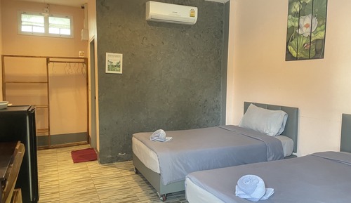 Basic Twin Room