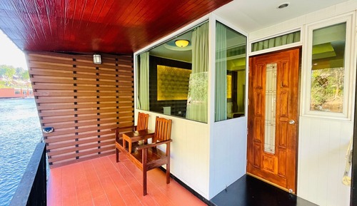 Junior Studio