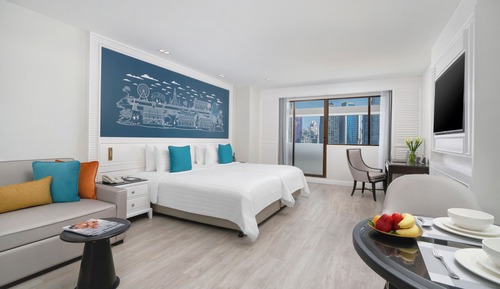 Deluxe Room with Lounge