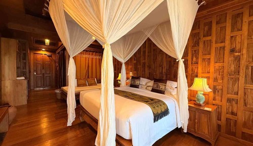 Pool Suite Sea View with THB 2,000 Net Resort credit per Night