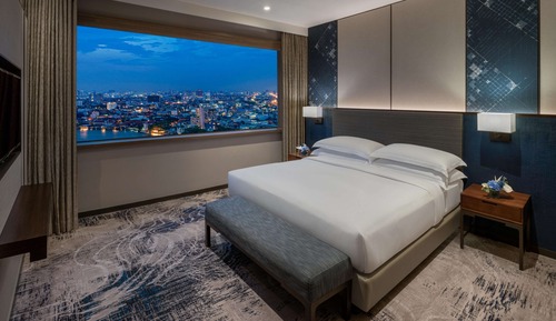 Family Suite, 1 King Bed, River View
