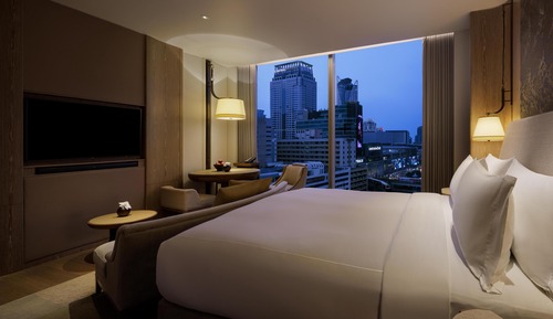 Deluxe Room, 1 King Bed, City View