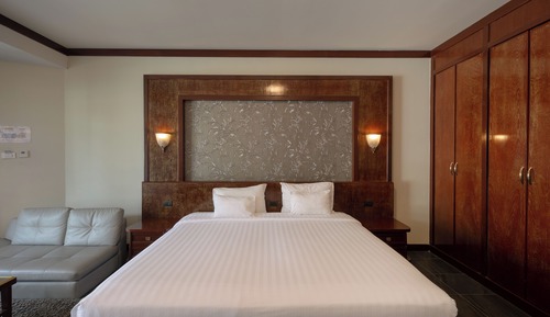 Junior suite Pool front