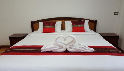 Deluxe Double Bed 