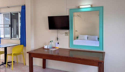 Standard Room, 1 King Bed