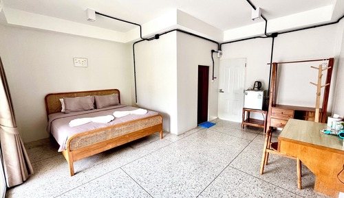 Deluxe Room, Balcony