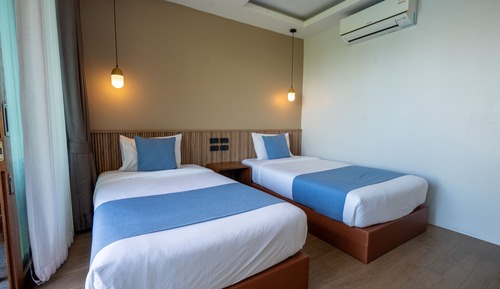 Deluxe Twin Room, Poolside