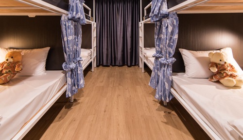 Private Dorm 4 beds (Shared Bathroom)