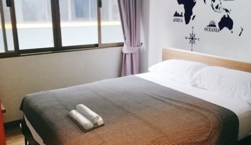 Deluxe Room Shared Bathroom