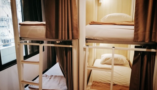 4 People Room Shared Bathroom