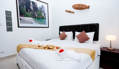 Premium Apartment, 1 King Bed, Pool View, Poolside