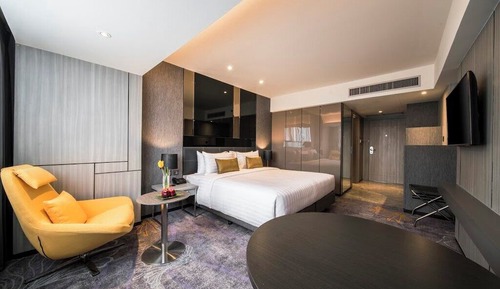 Standard Room, 1 King Bed