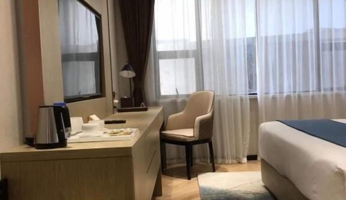 Standard Room, 1 Queen Bed
