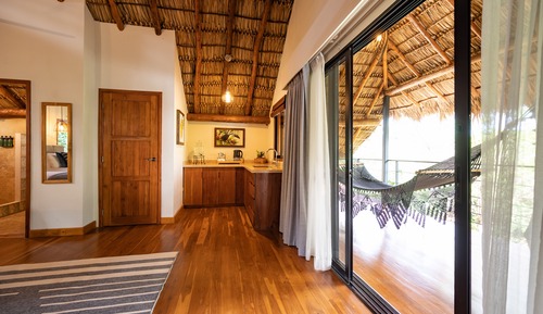 TWIN DELUXE ROOM