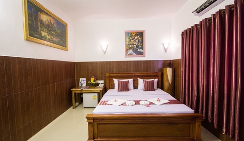 Deluxe Double Room, 1 King Bed, Garden View