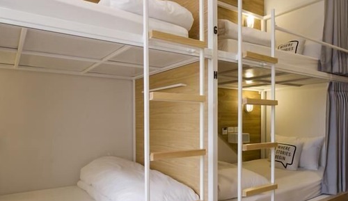 10 Beds Mixed Dorm