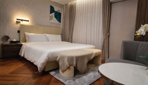 Executive King Bed Room