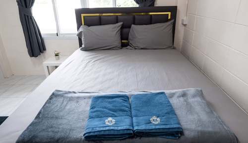 Standard Apartment, 304